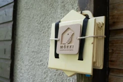 Sechseckiges Mökki Vogelhaus von Andrea Pregl