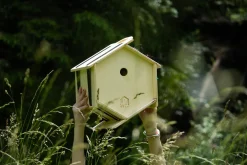 Sechseckiges Mökki Vogelhaus von Andrea Pregl