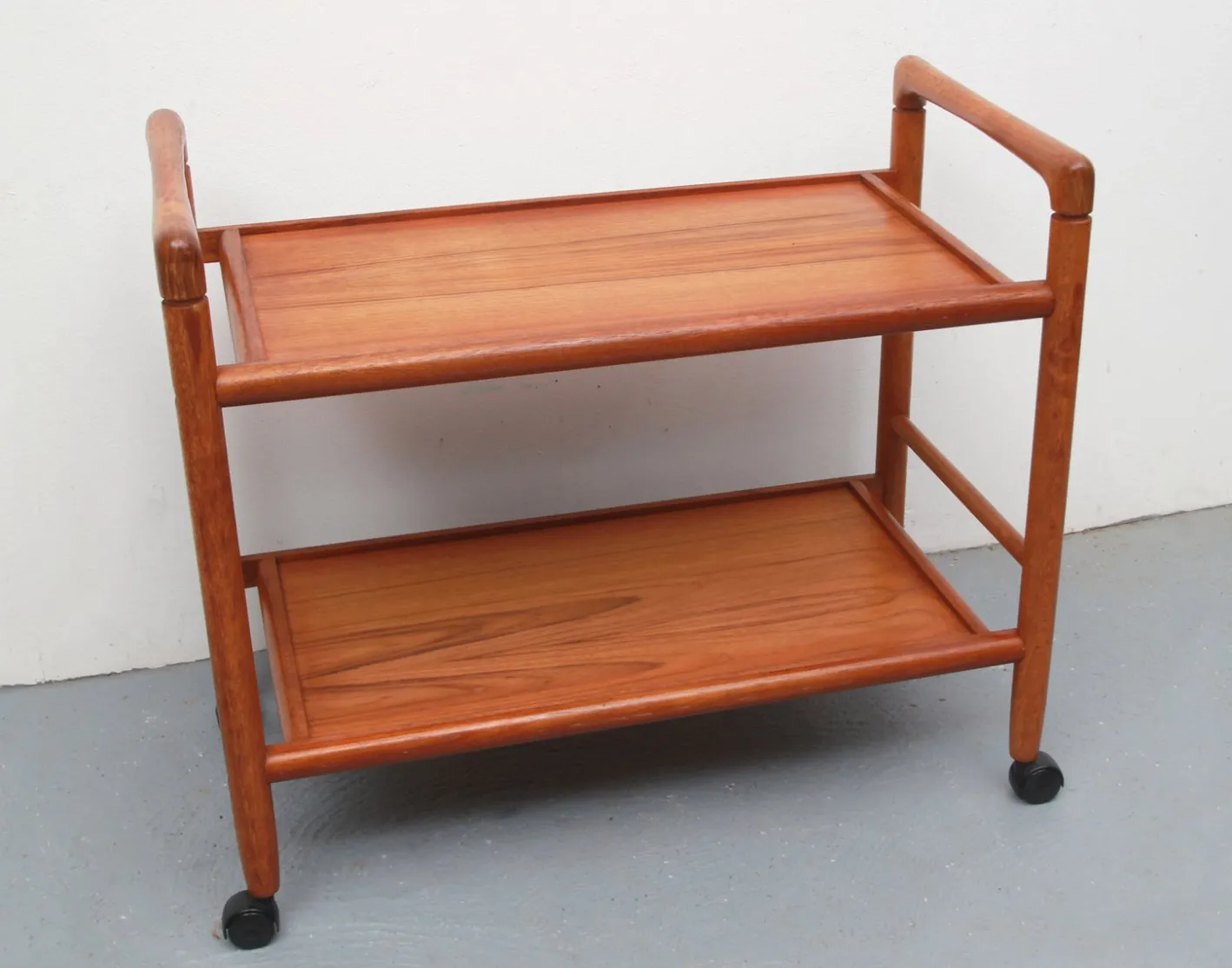 Servierwagen aus Teak von Dyrlund, 1970er