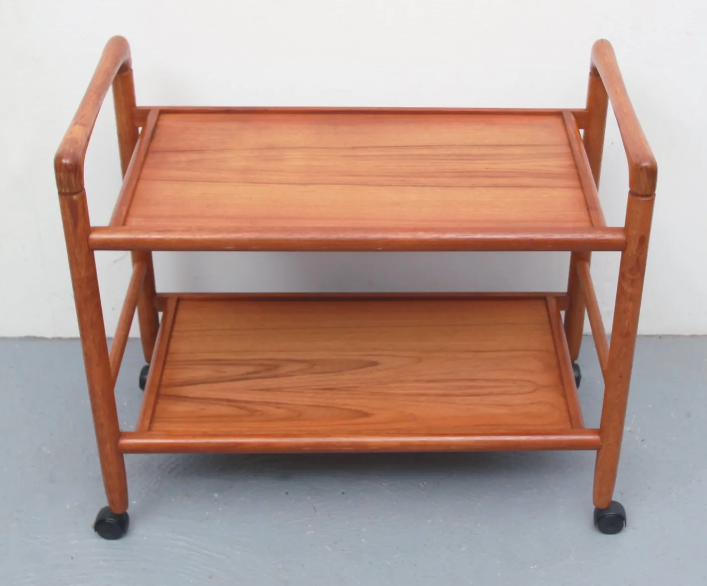 Servierwagen aus Teak von Dyrlund, 1970er