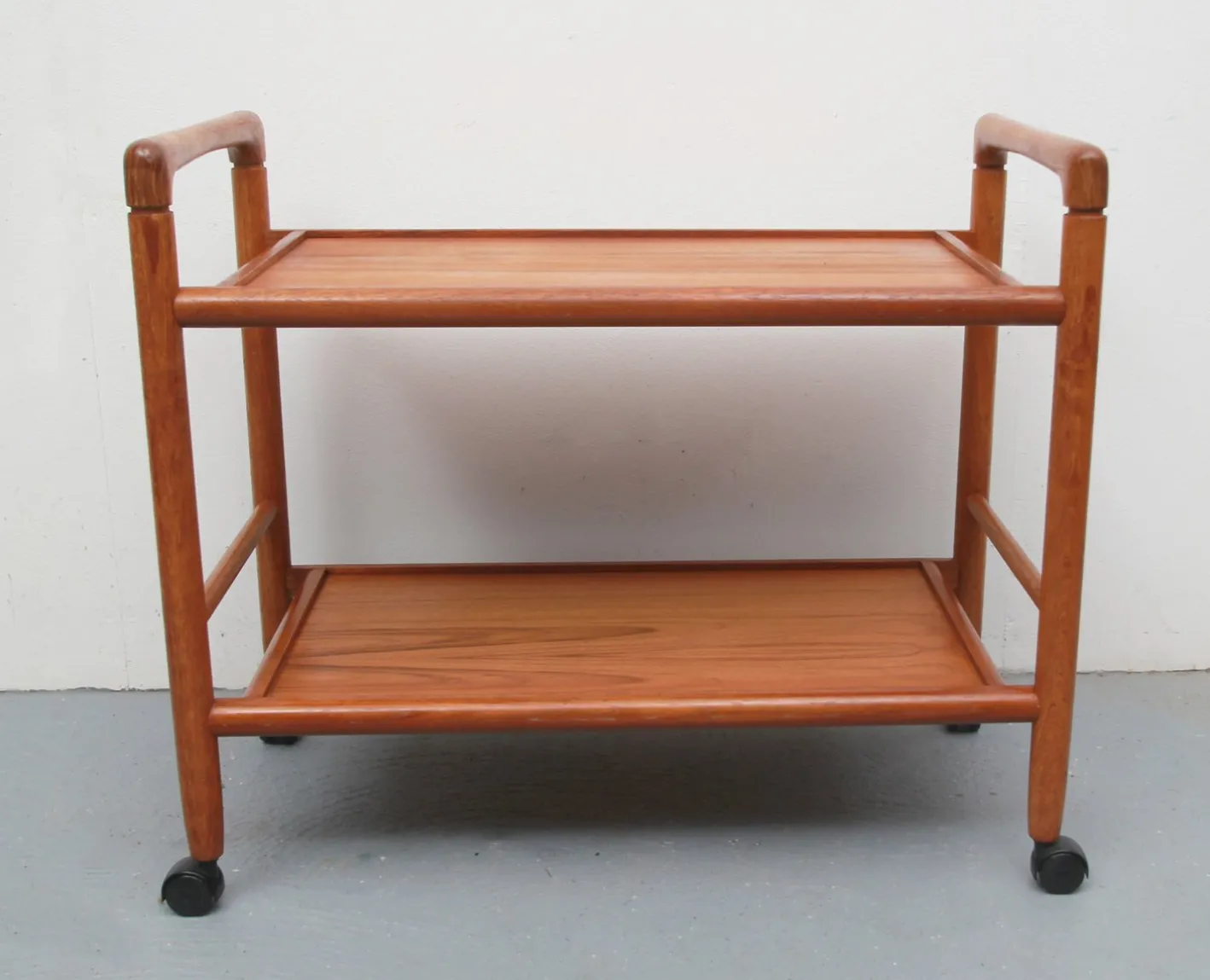 Servierwagen aus Teak von Dyrlund, 1970er