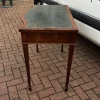 Sheraton Revival Konsolentisch aus Mahagoni mit Serpentine-Front