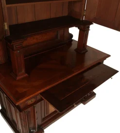 Sideboard aus geschnitztem Kastanienholz, 18. Jh
