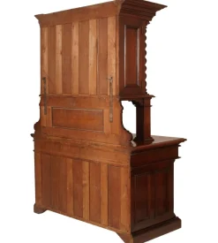 Sideboard aus geschnitztem Kastanienholz, 18. Jh