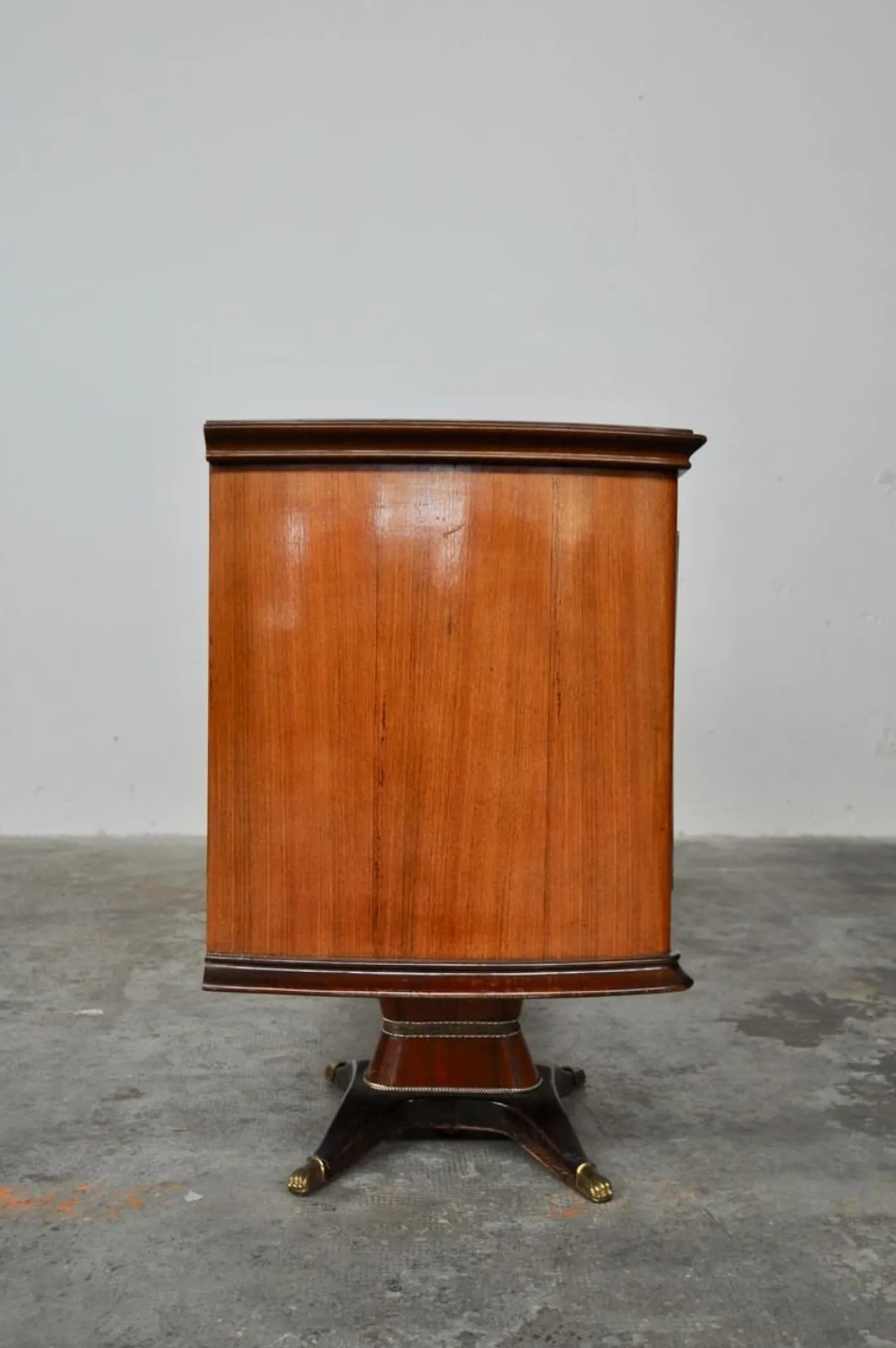 Sideboard aus Mahagoni, Birnenholz, Messing & lackierter Glasplatte mit Spiegel von F.lli Rigamonti Desio, Milano, 1940er