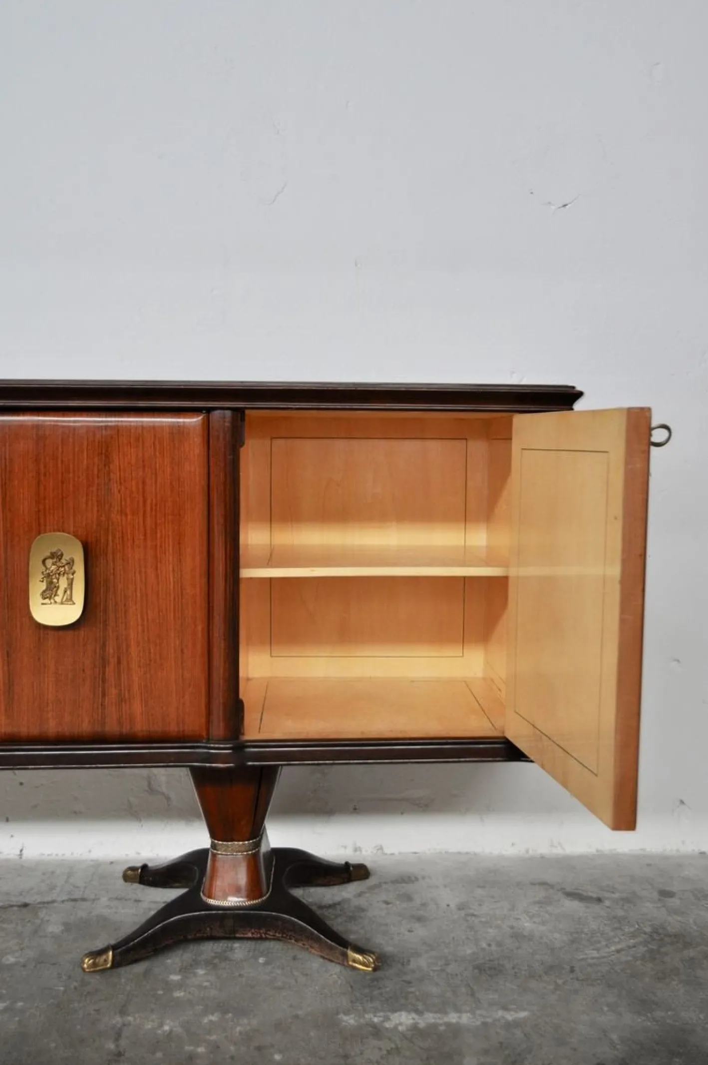 Sideboard aus Mahagoni, Birnenholz, Messing & lackierter Glasplatte mit Spiegel von F.lli Rigamonti Desio, Milano, 1940er