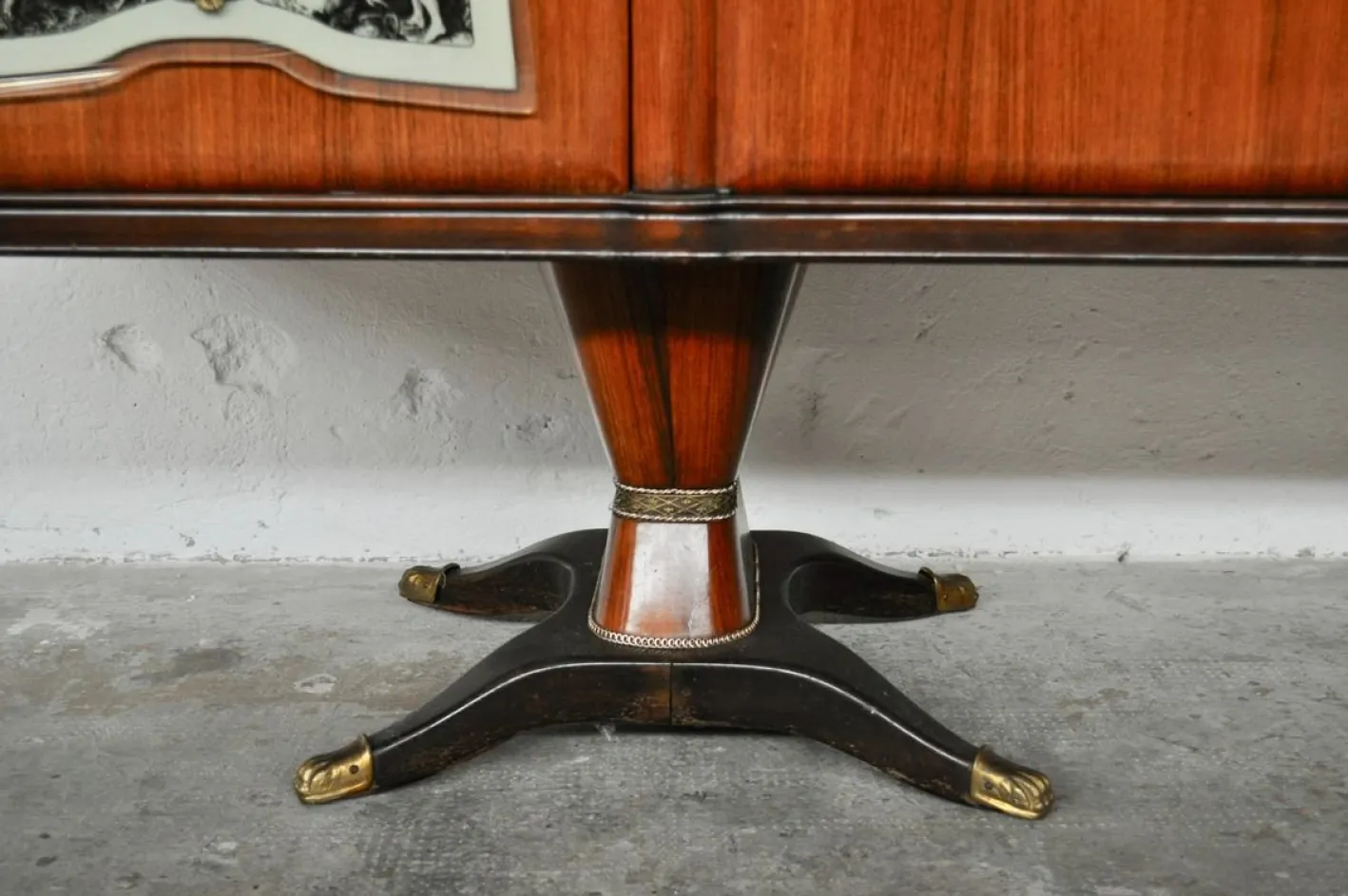 Sideboard aus Mahagoni, Birnenholz, Messing & lackierter Glasplatte mit Spiegel von F.lli Rigamonti Desio, Milano, 1940er