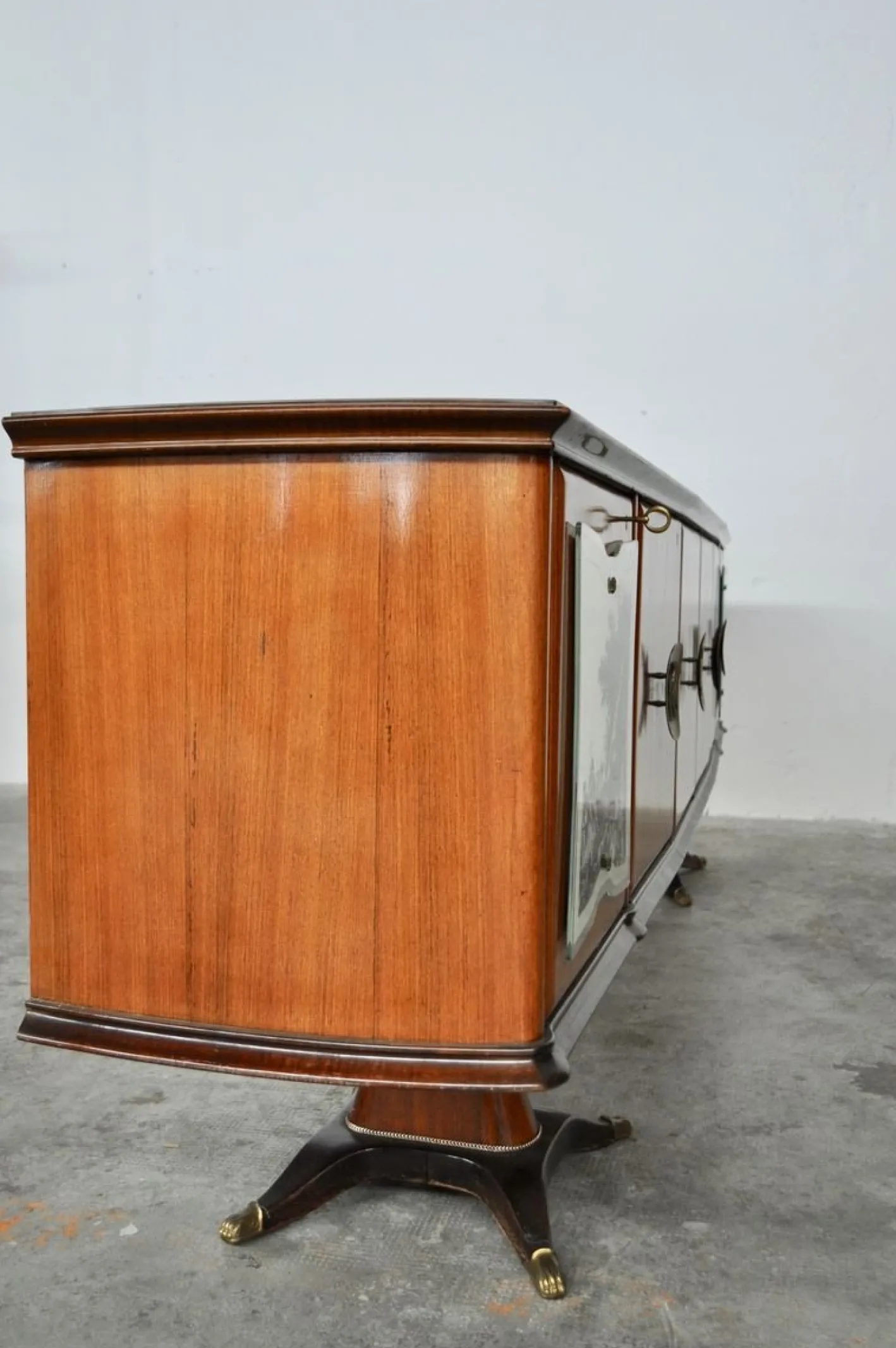 Sideboard aus Mahagoni, Birnenholz, Messing & lackierter Glasplatte mit Spiegel von F.lli Rigamonti Desio, Milano, 1940er