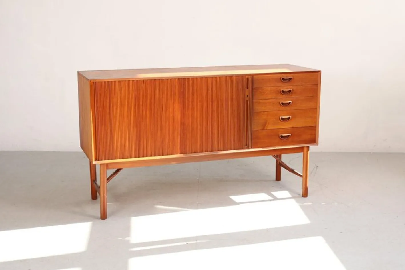 Sideboard aus Teak von Peter Hvidt, Dänemark, 1960er