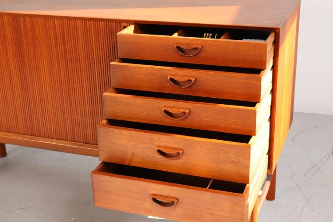 Sideboard aus Teak von Peter Hvidt, Dänemark, 1960er