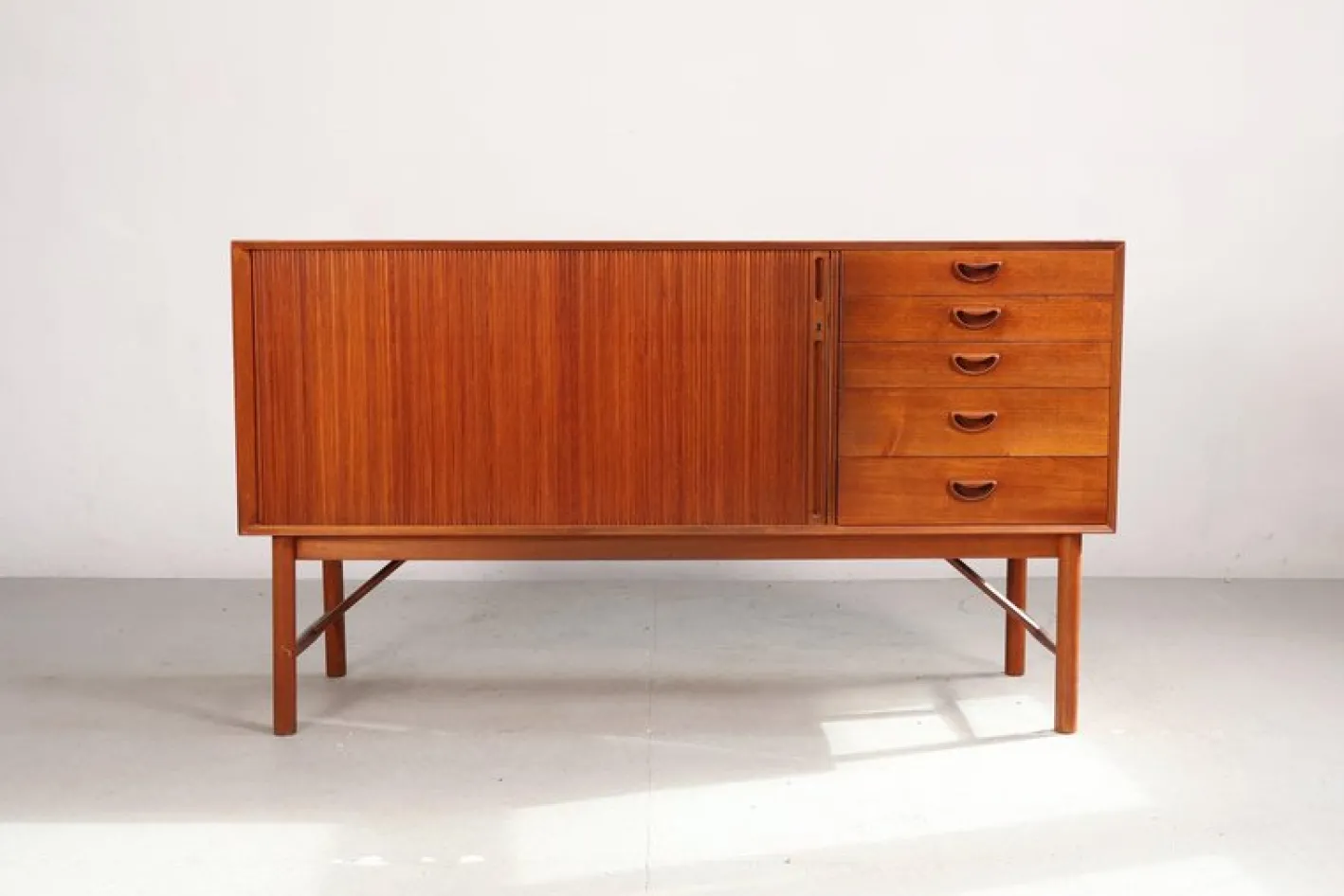 Sideboard aus Teak von Peter Hvidt, Dänemark, 1960er
