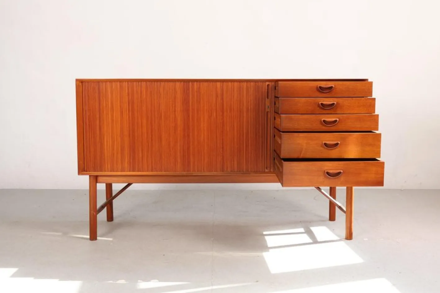 Sideboard aus Teak von Peter Hvidt, Dänemark, 1960er