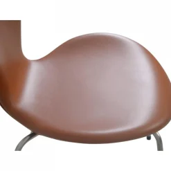 Sieben Stühle aus Nussholz und Leder von Arne Jacobsen, 1970er, 6er Set