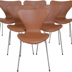Sieben Stühle aus Nussholz und Leder von Arne Jacobsen, 1970er, 6er Set