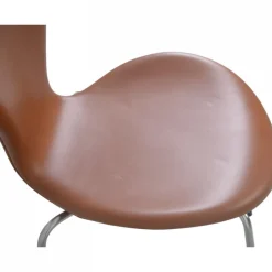 Sieben Stühle aus Nussholz und Leder von Arne Jacobsen, 1970er, 6er Set