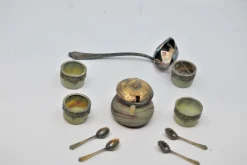 Silberne Salz- und Pfefferstreuer mit Glaskernen und Löffeln, 11er Set