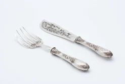 Silbernes Fischmesser und -gabel mit Ausschnitten, 2 . Set
