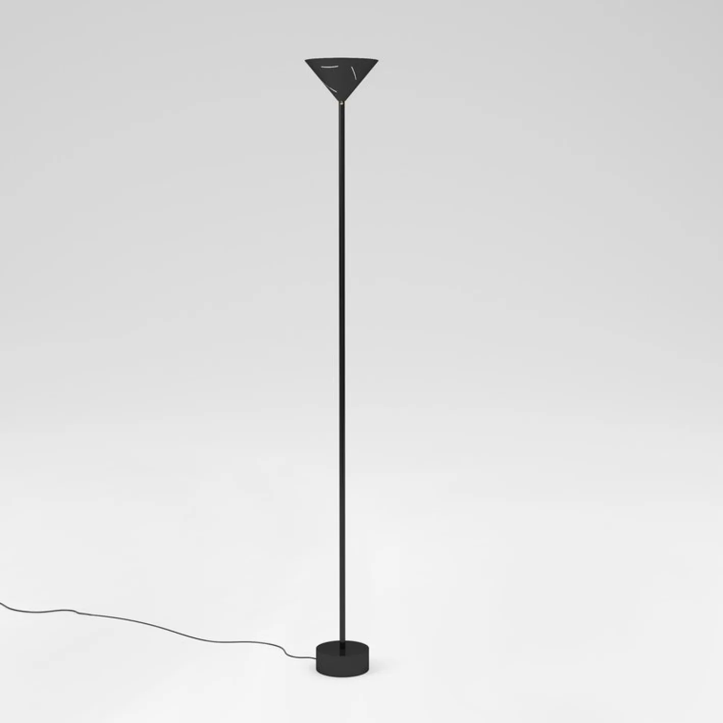 Silberne Stehlampe aus Messing von Atelier Areti