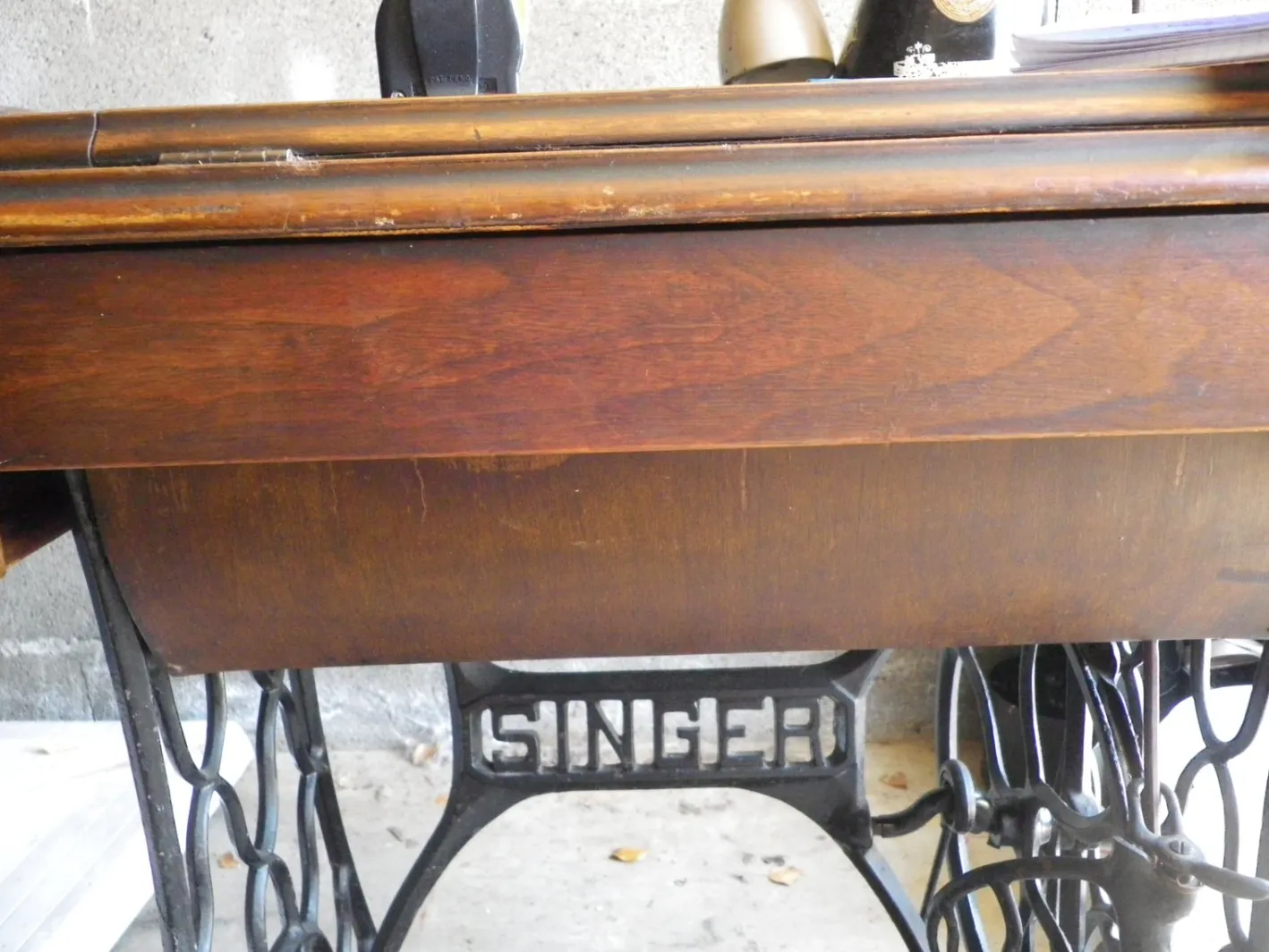Singer Nähmaschine mit Beleuchtung, 1928