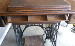 Singer Nähmaschine mit Beleuchtung, 1928