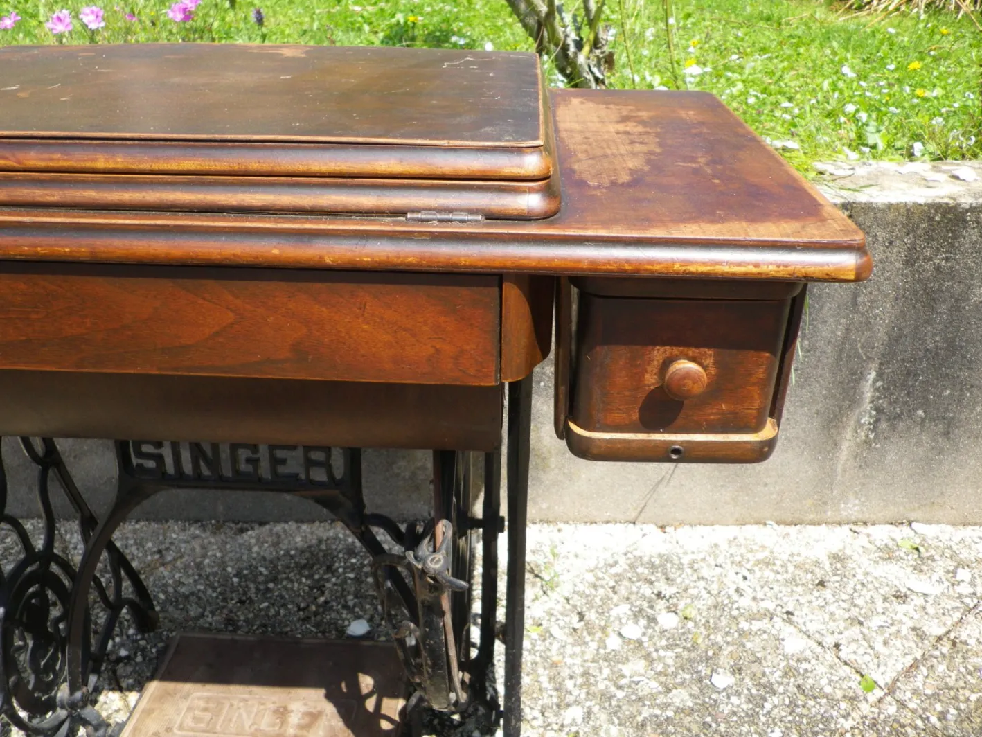 Singer Nähmaschine mit Beleuchtung, 1928