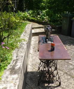 Singer Nähmaschine mit Beleuchtung, 1928