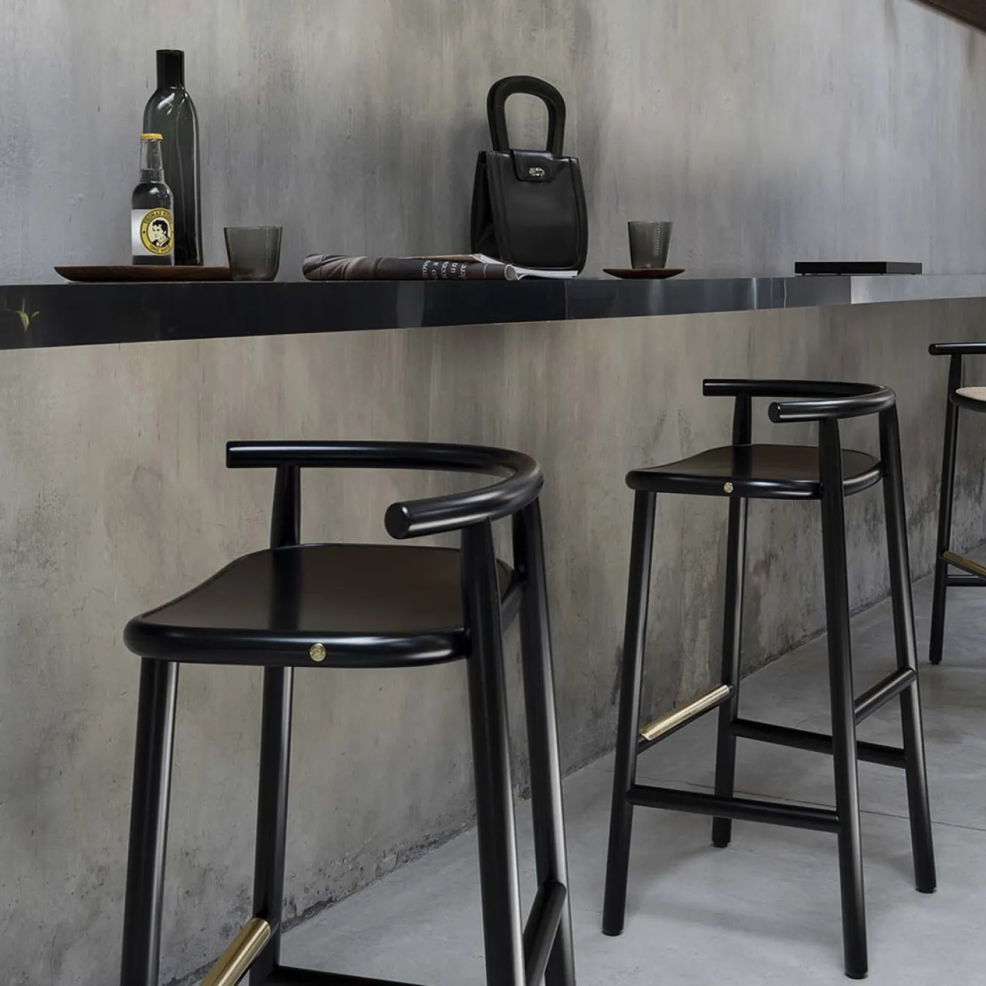 Single Curve Barhocker von Nendo