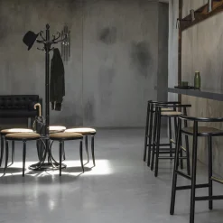 Single Curve Barhocker von Nendo