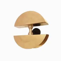 Sisters Wandlampe aus Messing von Juanma Lizana