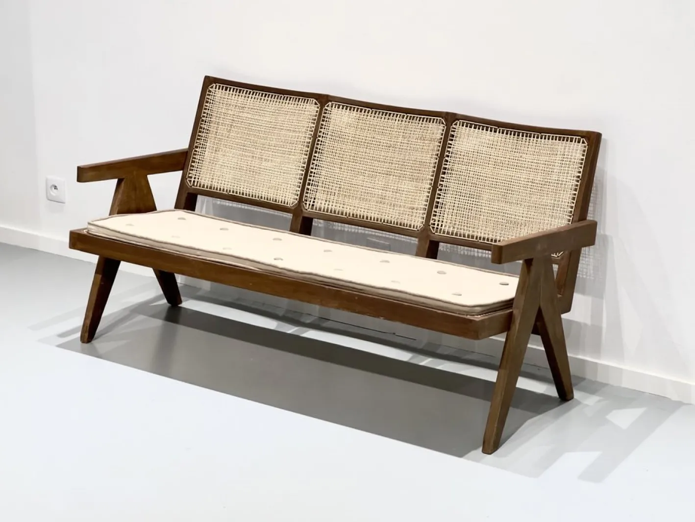 3-Sitzer Bank Sofa von Pierre Jeanneret, Indien, 1956