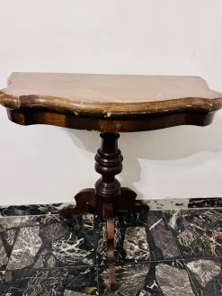 Sizilianischer Couchtisch mit Schach