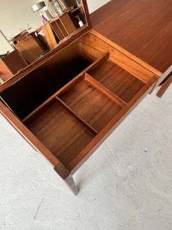 Skandinavischer Mid-Century Frisiertisch mit Spiegel von Arne Wahl-Iversen für Ikea, 1960er