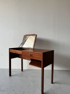 Skandinavischer Mid-Century Frisiertisch mit Spiegel von Arne Wahl-Iversen für Ikea, 1960er