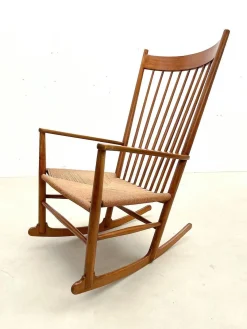 Skandinavischer Mid-Century Modern Modell J16 Schaukelstuhl von Hans Wegner, 1960er