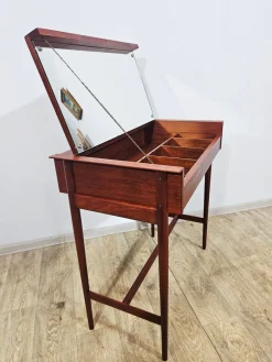 Skandinavischer Vintage Frisiertisch aus Teak, 1960er
