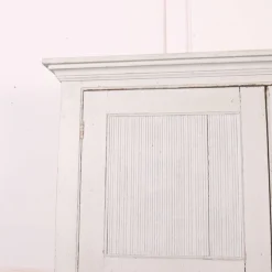 Skandinavischer Wäscheschrank, 19. Jh