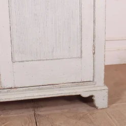 Skandinavischer Wäscheschrank, 19. Jh