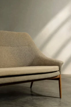 Skandinavisches Mid-Century Modern Zwei-Sitzer Grace Sofa in Braunem Stoff von Ikea, 1961