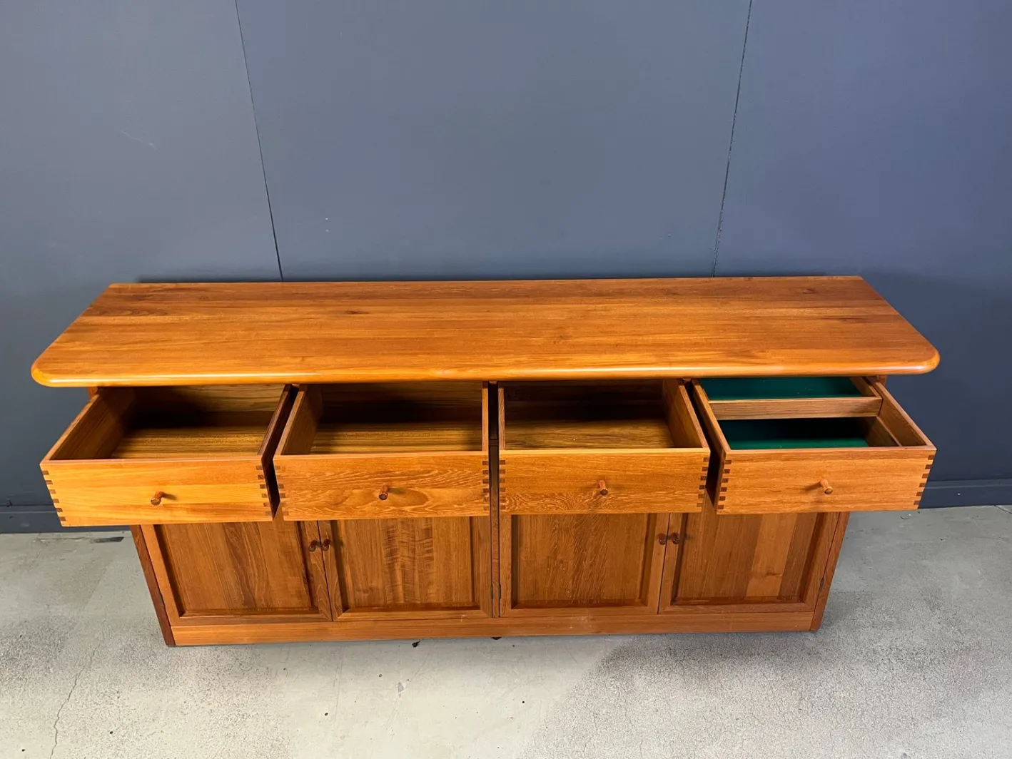 Skandinavisches Mid-Century Sideboard von Soren Nissen & Ebbe Gehl, 1970er
