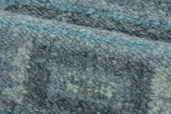 Skandinavisch inspirierter Teppich mit geometrischen Mustern in Grau und Blau von Rug&Kilim