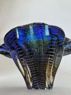 Skulpturale Kobaltblaue Tafelaufsatzschale aus Kunstglas von Egermann, 1980er