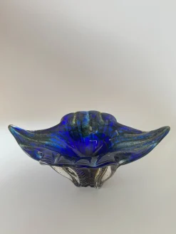 Skulpturale Kobaltblaue Tafelaufsatzschale aus Kunstglas von Egermann, 1980er