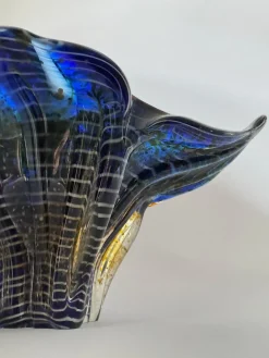 Skulpturale Kobaltblaue Tafelaufsatzschale aus Kunstglas von Egermann, 1980er