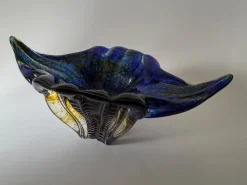 Skulpturale Kobaltblaue Tafelaufsatzschale aus Kunstglas von Egermann, 1980er