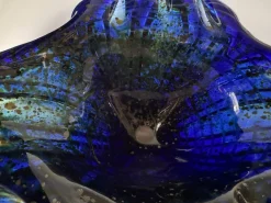 Skulpturale Kobaltblaue Tafelaufsatzschale aus Kunstglas von Egermann, 1980er
