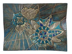 Skulpturaler Winged Spirit Tafelaufsatz mit Schmetterlingen in Raku von Stefania Zoppellaro, 2025