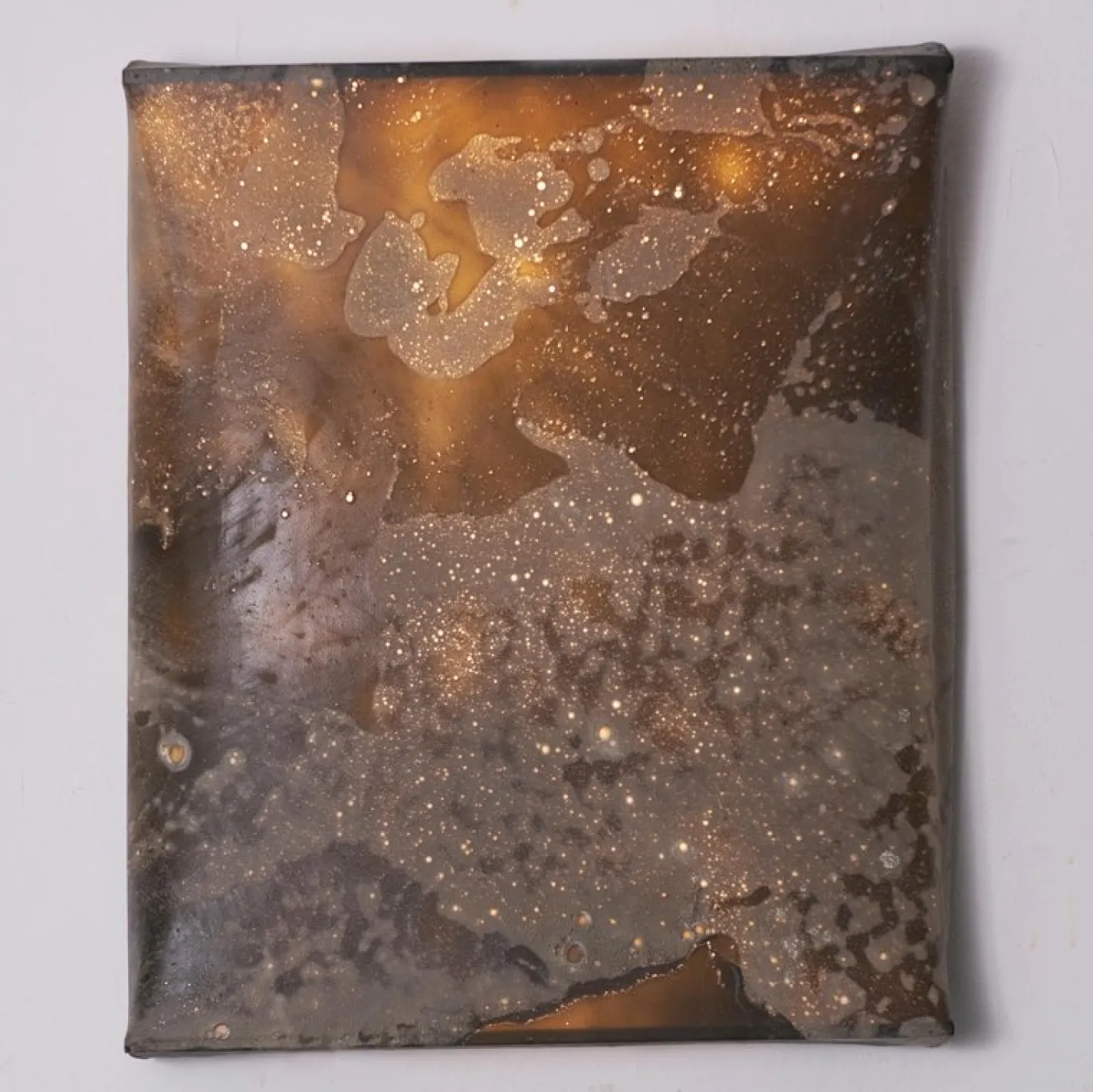 Skulpturales Lichtobjekt aus Eiche und Bio-Textil-Leinwand von Natural Material Studio