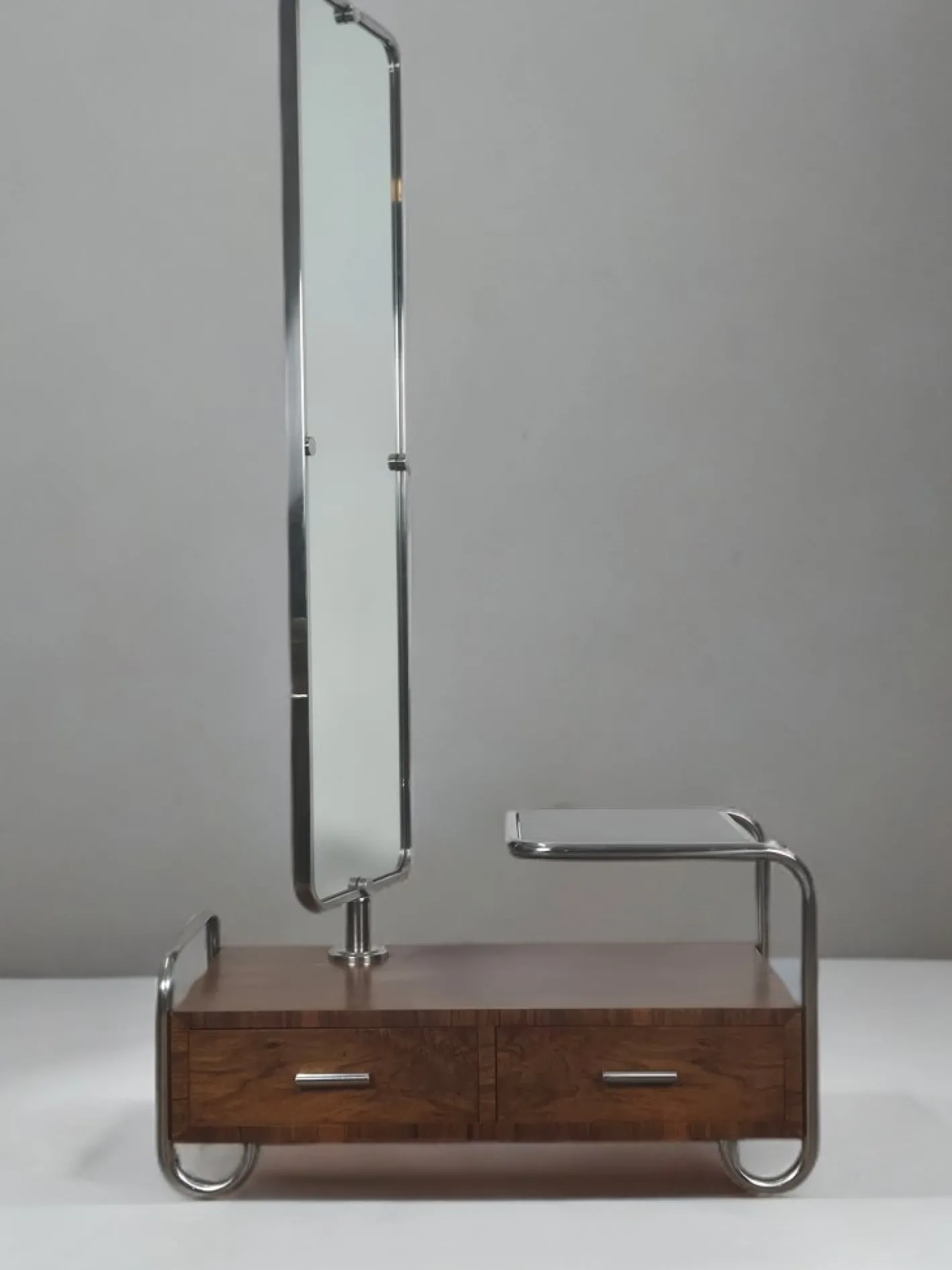 Slezak Frisiertisch aus Nussholz von Robert Slezak für Slezak Factories, 1930er