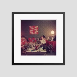 Slim Aarons, Capote at Home, Druck auf Fotopapier, Gerahmt