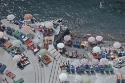 Slim Aarons, Positano Beach, Estate Stamped Fotodruck, 1979/2020er